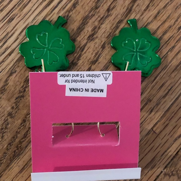 Authentic Betsey Johnson Four Leaf Clover, Shamrock Earrings W/Rhinestones NWT - Picture 10 of 11